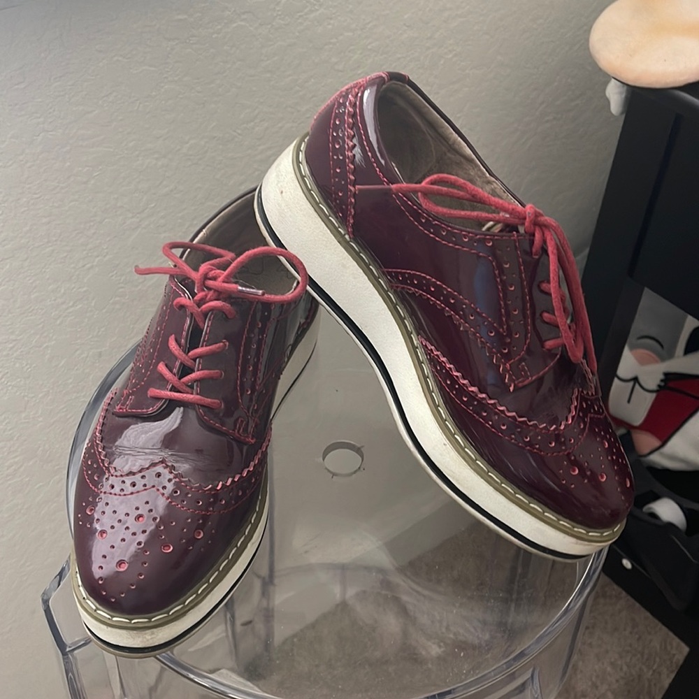 Burgundy platform shoes size 6